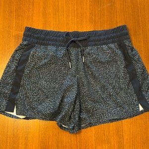 Athleta size 2 shorts with pockets